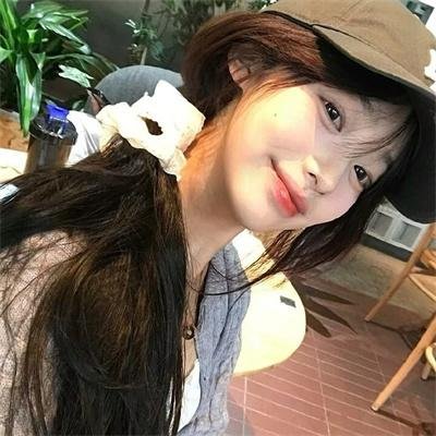 推动摇篮的手